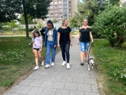 Diana ist alleinerziehende Mutter von zwei Töchtern und arbeitet als Friseurin. Aminata Belli hat die Familie in Grünau besucht. Das Viertel hat einen eher nicht schlechten Ruf. Aber wie ist es hier wirklich?