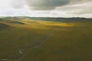 Noch heute leben viele nomadische Familien in der Steppenlandschaft der Mongolei.