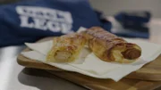 Geflügelrollen von Backdiscountern enthalten häufig Separatorenfleisch. In der EU muss das gekennzeichnet sein.
