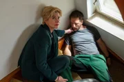 Unfall oder Notwehr? Die erste Kriminalhauptkommissaren Martina Seiffert (Astrid M. Fünderich) findet den bewusstlosen Gärtner Tom Neumann (Dominik Maringer). Er steht unter Verdacht, seinen besten Freund getötet zu haben und auch bereits gegen seine Ehefrau handgreiflich geworden zu sein. Hat sie sich dieses Mal gewehrt?