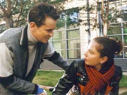 Anna Wolf (Inka Victoria Barel) hat längst die Hoffnung auf Liebe aufgegeben. Doch dann begegnet sie Piet Spengler (Timothy Peach) in der Sachsenklinik...