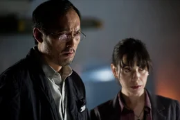 Dr. Ishirō Serizawa (Ken Watanabe) und Vivienne Graham (Sally Hawkins)