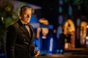 Der Wirtschaftsmogul Philip Carlton (Anthony Calf) führt ein Leben in Luxus und Glamour. Doch ihn erwartet ein düsteres Schicksal.
