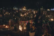 Am Tag der Toten halten Mexikaner Nachtwache an den Gräbern ihrer verstorbenen Verwandten und Freunde.