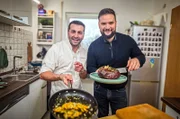 Spitzenkoch Ali Güngörmüs und Christian Berdi (re.).