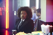 Die Lerngruppe (Yvette Nicole Brown, Foto) organisiert für das Geburtstagskind Abed eine Pulp Fiction-Party. Doch es kommt alles anders als geplant ...