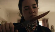 Cora (Antonie Lawrenz) sinnt auf Rache.