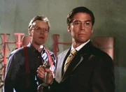 Rupert Giles (Anthony Stewart Head, l.), Wesley Wyndam-Pryce (Alexis Denisof)