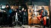 Ein Gangster-Team aus Boomern, Millennials und Gen Z plant einen gemeinsamen Raubzug, der natürlich im Chaos endet.