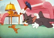 In dieser Serie bekriegen sich Katz und Maus, was das Zeug hält. Egal ob Mausefallen, diverse Schlaginstrumente oder Tomaten als Wurfgeschosse; Tom (re.)und Jerry gehen nie die Ideen aus, um sich gegenseitig das Leben schwer zu machen.