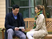 Dr. Philipp Brentano (Thomas Koch) erfährt von seiner Frau Schwester Arzu (Arzu Bazman), dass sie schwanger ist. Er freut sich riesig darüber und auf ein zweites Kind. Arzu kann diese Freude nicht teilen.