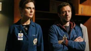 Brennan (Emily Deschanel, l.) und Hodgins (TJ Thyne) werden in das Büro des Bundesrichters zitiert.
