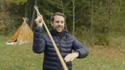 Jagen wie ein Eiszeitjäger: Mirko Drotschmann trainiert den Umgang mit einer Speerschleuder.