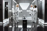 Wie steht es um die Rente der Stormtrooper auf dem Todesstern? vlnr.: Maren Kroymann, Walter Kreye, Victoria Trauttmansdorff.