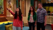 v.li.: Phoebe Thunderman (Kira Kosarin), Barbara "Barb" Thunderman (Rosa Blasi), Hank Thunderman (Chris Tallman)