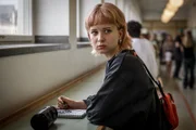 Schülerin Stella (Sigrid Johnson) weiß mehr, als sie den Ermittlern preisgibt.