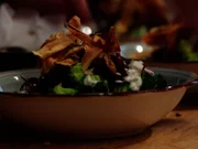 Gemüse Bowl mit Schwarzwurzelchips