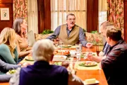 Vanessa Ray als Eddie Janko, Bridget Moynahan als Erin Reagan, Tom Selleck als Frank Reagan, Donnie Wahlberg als Danny Reagan, Andrew Terradano als Sean Reagan, und Len Cariou als Henry Reagan.