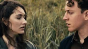 Evelin (Emily Kusche) findet in Herm (Adrian Grünewald) einen Freund und Verbündeten.