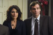 (l-r) Lisa Edelstein as Dr. Lisa Cuddy, Robert Sean Leonard as Dr. James Wilson