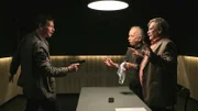 SENDER: ARD - SENDETITEL: Rentnercops, Folge 21 - UNTERTITEL:  Liebesspieler - CAPTION:  ARD RENTNERCOPS, FOLGE 21, "Liebesspieler", am Mittwoch (15.02.17) um 18:50 Uhr im ERSTEN..Während des Verhörs gelingt es dem Bankräuber Lutz Michel (Gerdy Zint, l.), Edwin (Tilo Prückner, 2.v.r.) und Günter (Wolfgang Winkler, r.), in der Wache als Geiseln zu nehmen..© ARD/Kai Schulz, honorarfrei - Verwendung gemäß der AGB im engen inhaltlichen, redaktionellen Zusammenhang mit genannter ARD-Sendung bei Nennung "Bild: ARD/Kai Schulz" (S2). ARD-Programmdirektion/Bildredaktion, Tel: 089/5900-23534, Fax: 089/550-1259, bildredaktion@DasErste.de