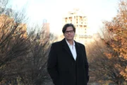 Historian, Robert Watson, stands in front of the Prison Ship Martyrs Monument. (National Geographic/Adam Simon)