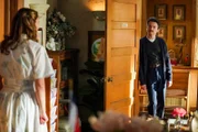 Mary Cooper (Zoe Perry), Pastor Rob (Dan Byrd).