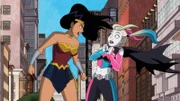 L-R: Wonder Woman und Harley Quinn