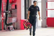 Station 19 Staffel 4 Folge 8 Unwillkommene Aushilfe: Carlos Miranda als Theo Ruiz