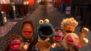 Krümelmonster (m.) ist „Jean Bonbon“ in der Sesamstraßen-Parodie von „Les Miserables“.