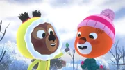 Luzie und Edmund haben viel Spaß im Schnee.