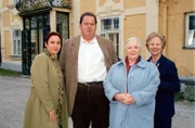 "Der Bulle von Tölz - Salzburger Nockerl", Benno und Sabrina werden zu einem Seminar nach Salzburg geschickt. Resi schließt sich den beiden an und will ihre Freundin Vroni besuchen.