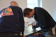 Schon seit Längerem steht für Jessica und Maik Mälzer fest, dass sie bauen wollen. Ein Einfamilienhaus für sich und ihre zweijährige Tochter Lia. Das junge Paar sucht und findet mit Maklerhilfe in der ruhigen Gegend unweit des Berliner Müggelsees ein passendes Grundstück.