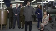 Inspektor Endeavour Morse (Shaun Evans, 3.v.r.) hat es mit den Abgründen der British Imperial Electric Company zu tun - einem Unternehmen der Familie Broom: Richard Broom (William Houston, l.), Henry Broom (Martin Jarvis, 2.v.l.), Jonny Broom (James Northcote, 3.v.l.), Estella Broom (Rosaling Halstead, 2.v.r.) und Nora Broom (Jenny Seagrove, r.).
