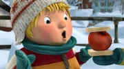 Sami bekommt ein Frostapfel-Sandwich geschenkt.