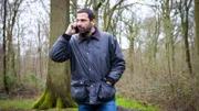 Mehdi Nebbou spielt Adam Karadec.