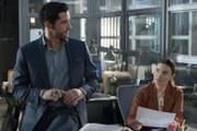 L-R: Lucifer Morningstar (Tom Ellis), Chloe Decker (Lauren German)