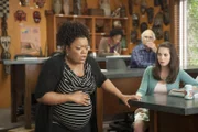 Mitten in den Vorbereitungen zum Anthropologietest setzen bei Shirley (Yvette Nicole Brown) die Wehen ein ...