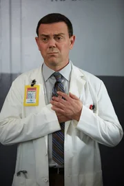 Charles Boyle (Joe Lo Truglio)