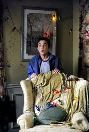 Malcolm (Frankie Muniz) ist sprachlos über den Verlauf des diesjährigen Weihnachtsfests.