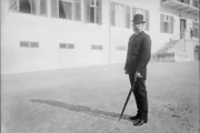 Maria Teresa wird nach dem Tod Sisis zur ersten Frau des Reichs. Sie fotografiert den Kaiser auch privat und in ziviler Kleidung (Foto von 1892).