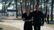 Wisting (Sven Nordin, re.) und seine Tochter Line (Thea Green Lundberg) auf einem schweren Gang.