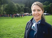 SF unterwegs - Schottland Moderatorin Wasiliki Goutziomitros zu Besuch bei den Highland Games