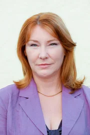 Petra Auer Frey (Gerti Bäumler).