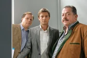 Die Kommissare Korbinian Hofer, Sven Hansen und Tobias Hartl verfolgen eine heiße Spur (v.li.: Michael A. Grimm, Sven Hansen, Joseph Hannesschläger).
