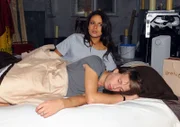 Jasmin (Janina Uhse) hat Dominik (Raul Richter) mit einer romantischen Nacht in ihrem zukünftigen Zuhause überrascht. Doch während der sich direkt wohl fühlt, kann sich Jasmin nicht wirklich entspannen...