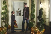 Brick (Atticus Shaffer, l.); Mike (Neil Flynn, r.)