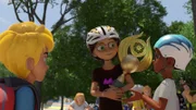 Zoe gewinnt den Pokal, aber das war nicht leicht.