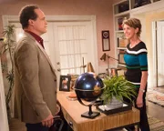 Diedrich Bader (Greg Otto), Wendie Malick (Kathryn).