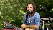 Johnny Mac Powell - Sânger bei "Third Day" - mit Gitarre.